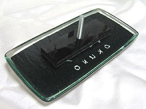 漆黒の長方形ガラス表札【HF-133】ボルトについて