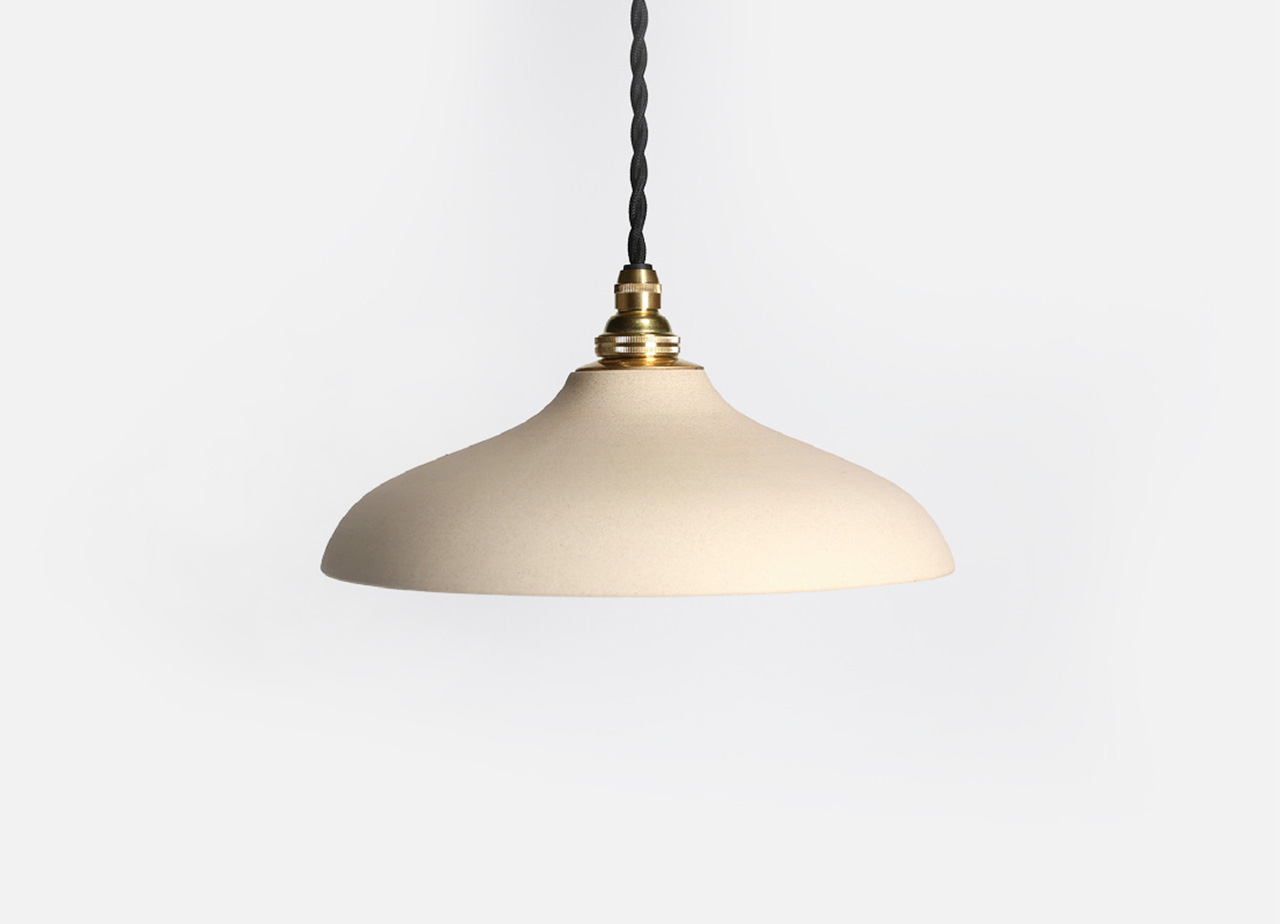 急須職人が作った 常滑焼のペンダントライト | TOKI - JINSUI -