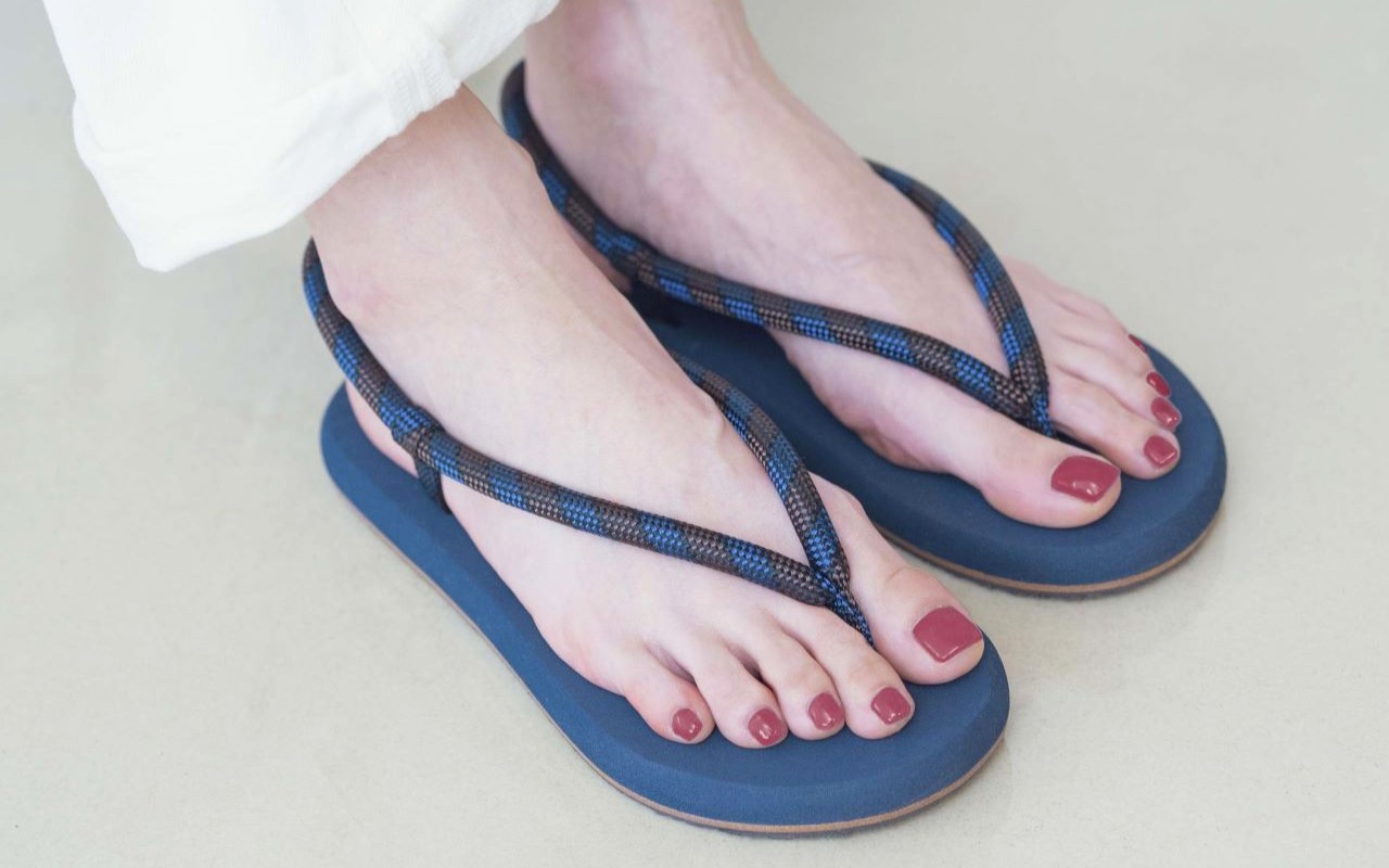 buntA waraji-sandal