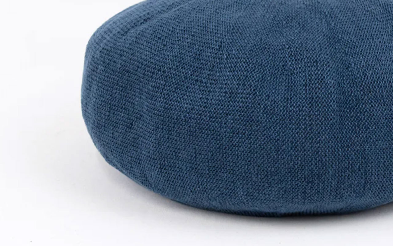 Beret is flamingo merino