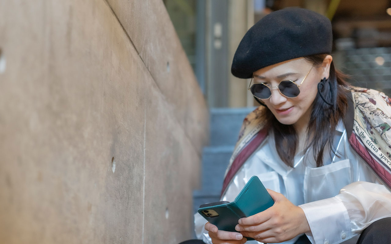 Beret is flamingo merino