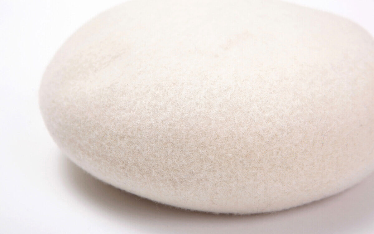 Beret is flamingo merino