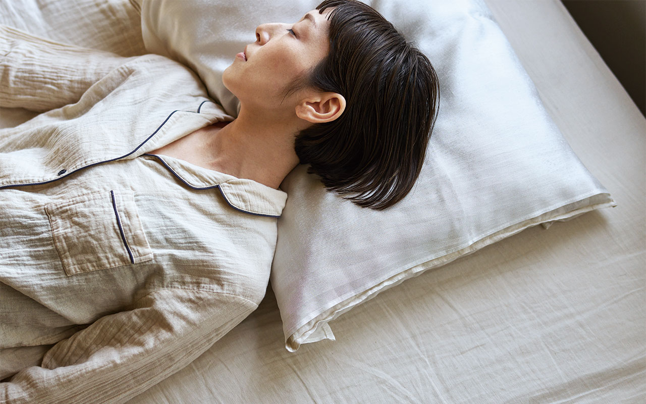 眠りながらヘアケア 国産シルク100%の枕カバー - 上州絹屋 - 髪のパサ
