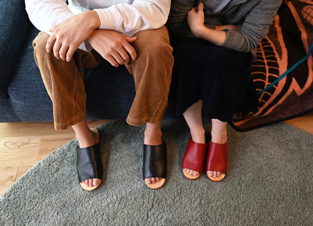 木のルームシューズ「ツーピース」