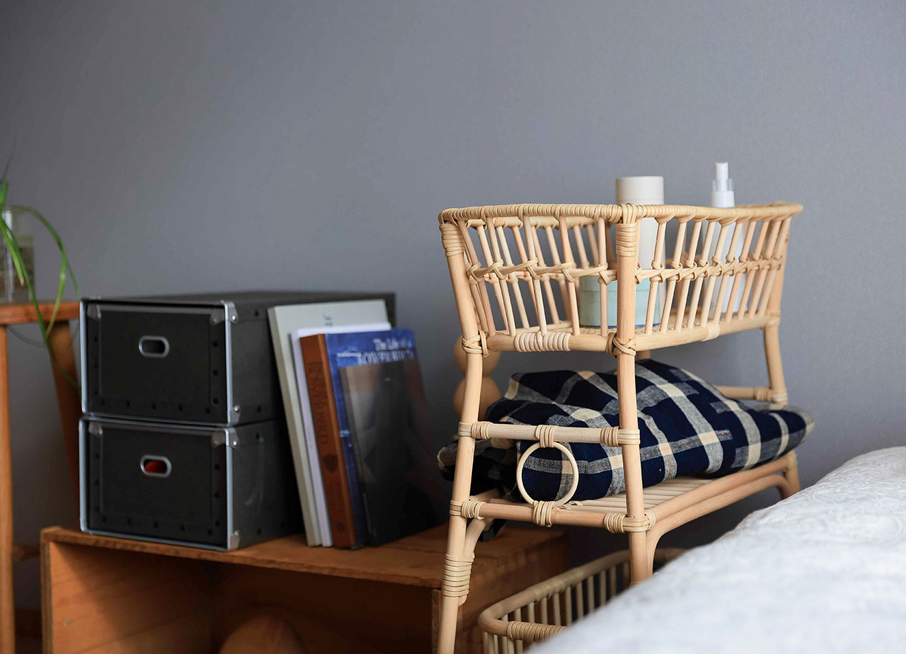 スリムな籐の脚付きかご | ハイル high-low - ツルヤ商店 - 奥行きを