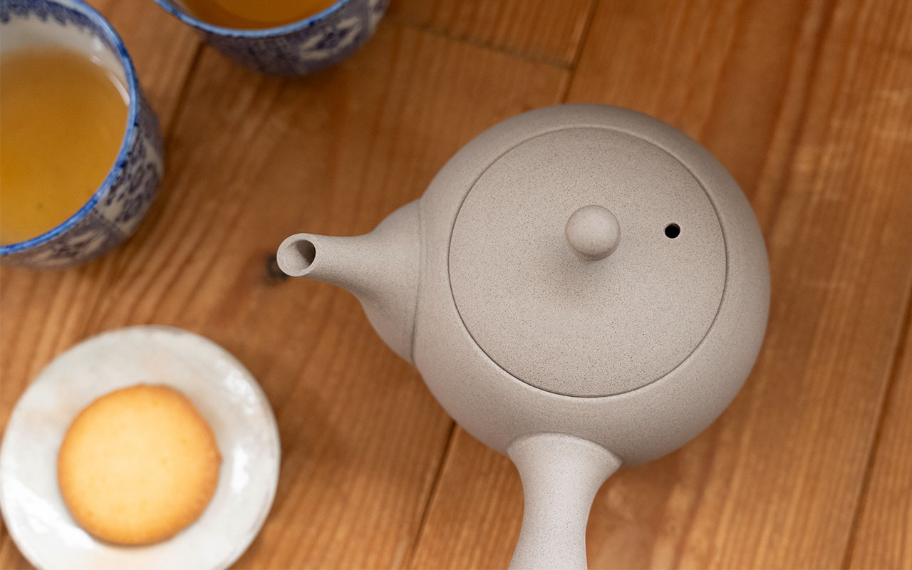 常滑焼の急須 iroiro|JINSUI