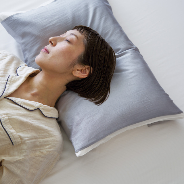 国産シルク100％の枕カバー