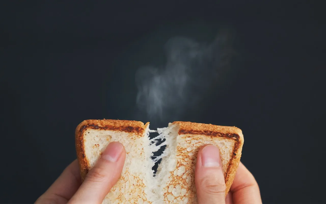 「あやせものづくり研究会」のスミトースター / Sumi Toaster