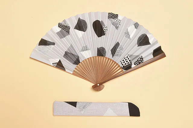 「/fan/fun(ファンファン)」の扇子