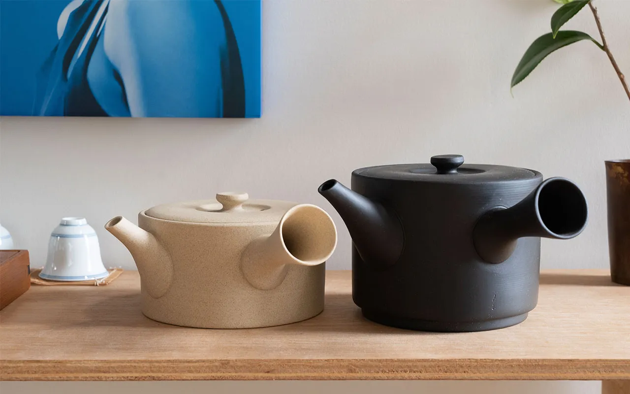 「JINSUI」の常滑焼の急須 / IROIRO 02/03