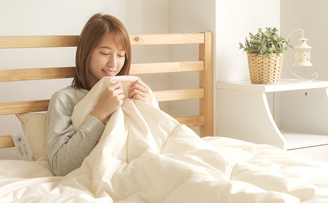 イシケン 洗濯 乾燥できる人工羽毛布団 肌掛け布団