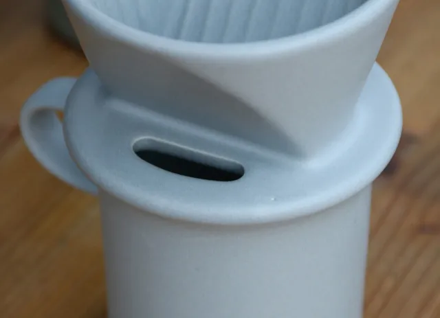 陶器のコーヒードリッパー - かもしか道具店 - 量を確認できる小窓