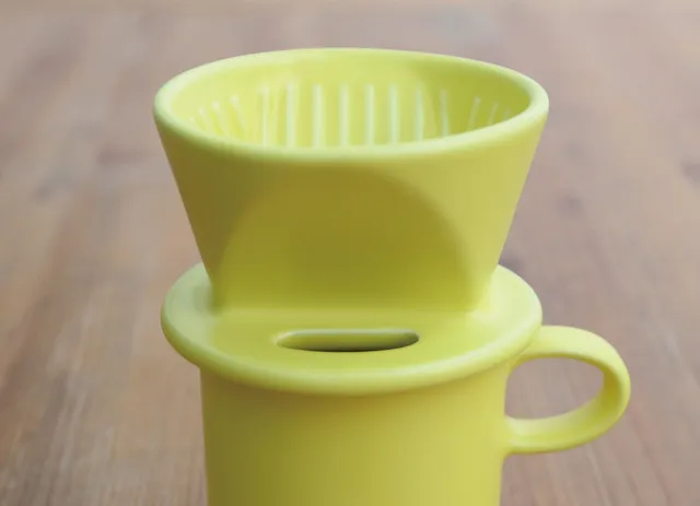 陶器のコーヒードリッパー - かもしか道具店 - 黄