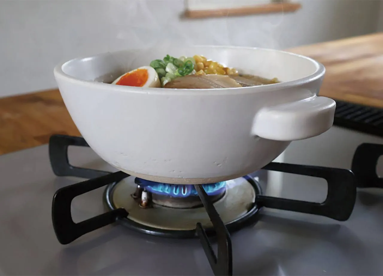 「かもしか道具店」の直火のラーメン鍋