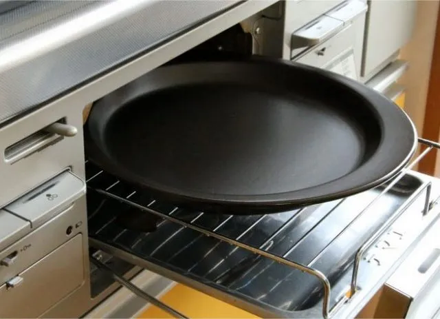 調理と食卓をつなぐ陶のフライパン