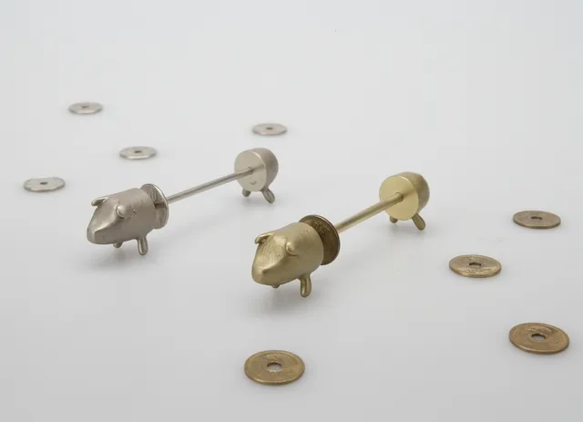 縁起のいい貯金豚 きんとん と ぎんとん