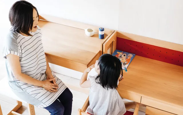 MUCMOC チェア 親子で使う様子