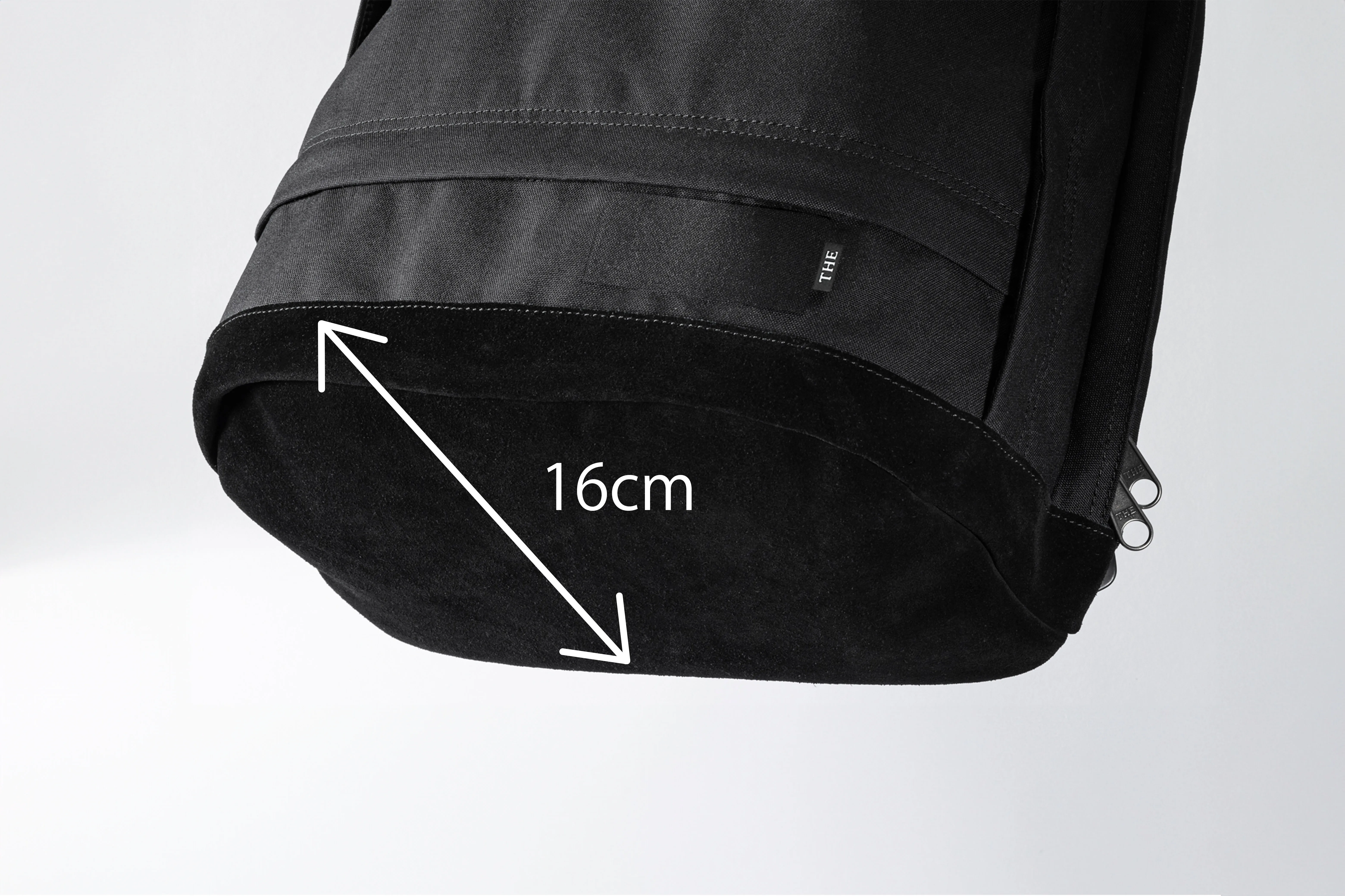 強靭かつ高機能 小分けも、連結もできる THE DAY PACK - THE