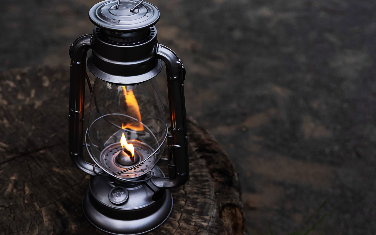 ハリケーンランプ オイルランタン別所ランプwinged wheel100周年記念 国産ハリケーンランプ 限定カラー - Winged Wheel社製（別所製作所）