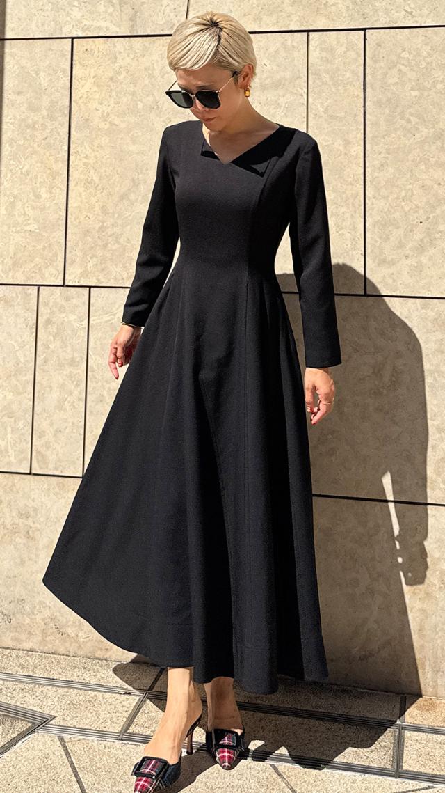 Vネックワンピース