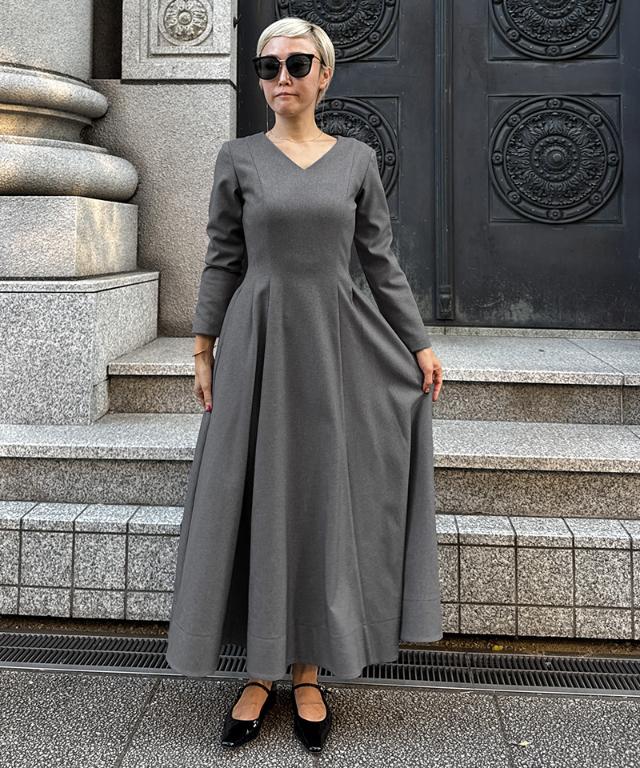 Vネックワンピース_edl25aw-op04