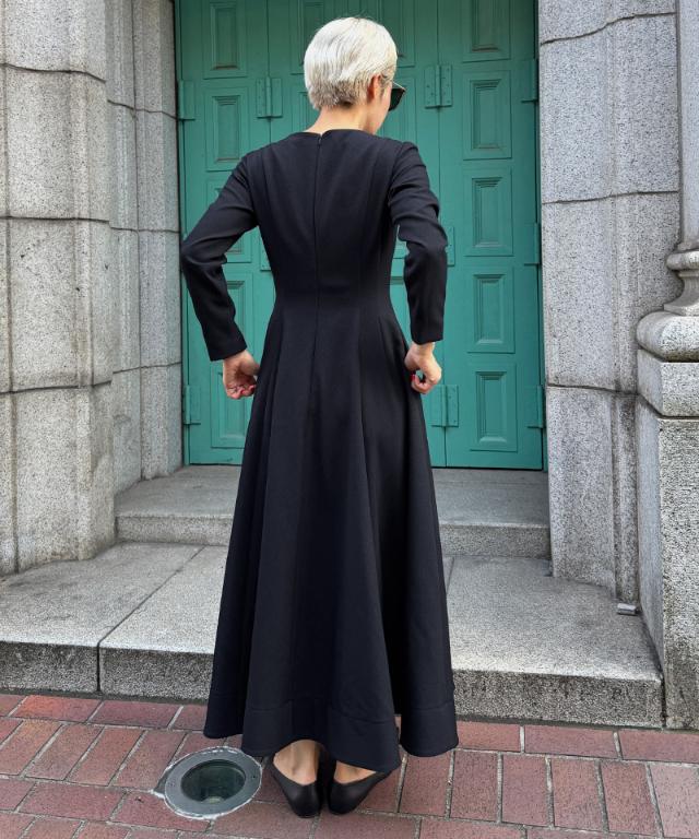 Vネックワンピース_edl25aw-op04