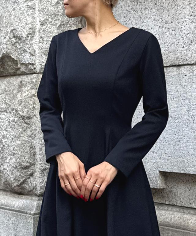 Vネックワンピース_edl25aw-op04