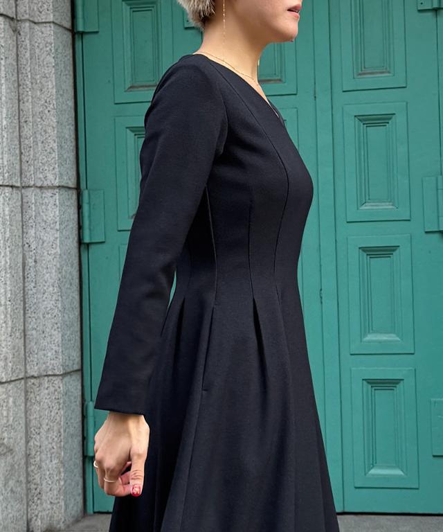 Vネックワンピース_edl25aw-op04