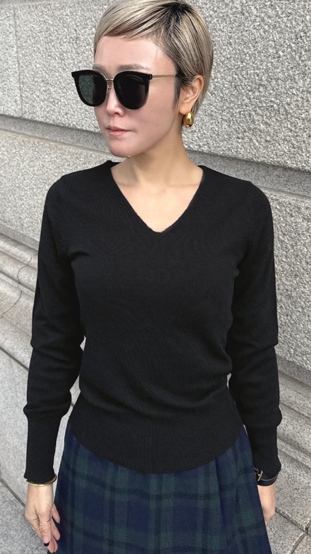 Ｖネックカシミヤニット