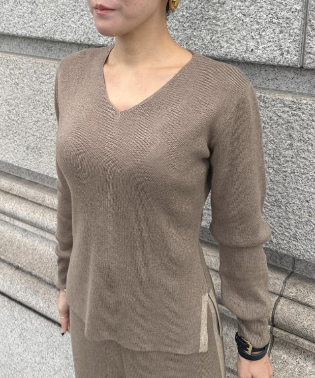Vネックウールニット_gfa25aw-nt09