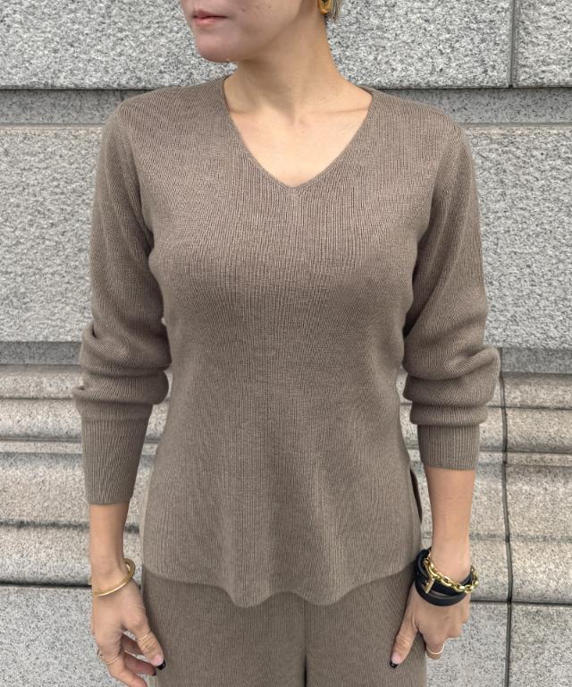 Vネックウールニット_gfa25aw-nt09