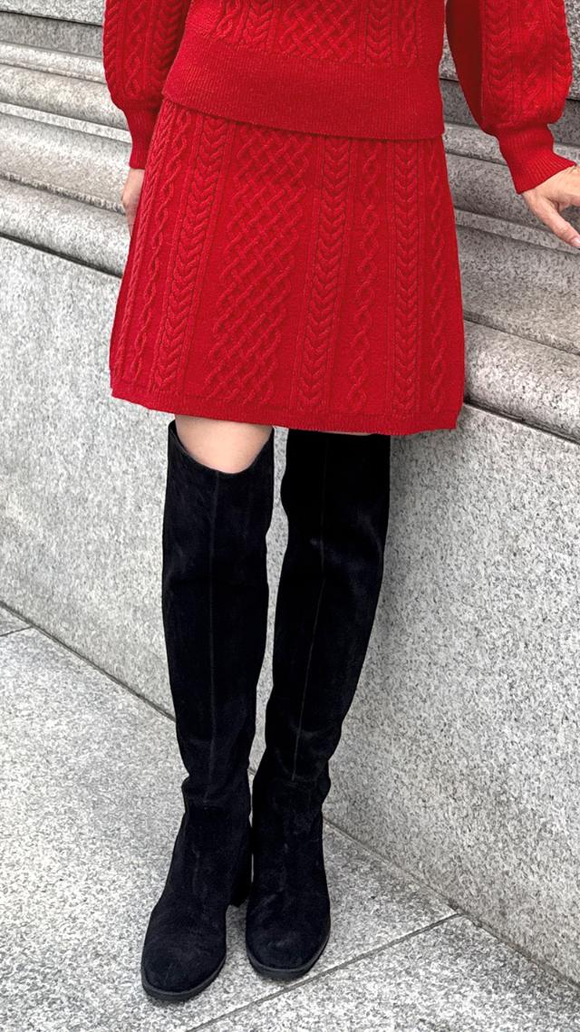 着痩せケーブルスカート