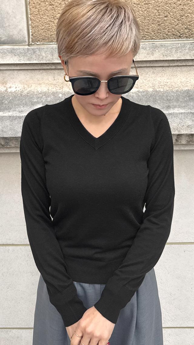 ミルキータッチVネック（シルクカシミヤ）