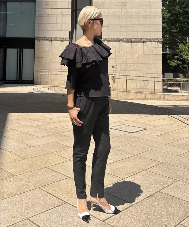 フリルアシンメトリーレースブラウス_iwa25aw-bl11