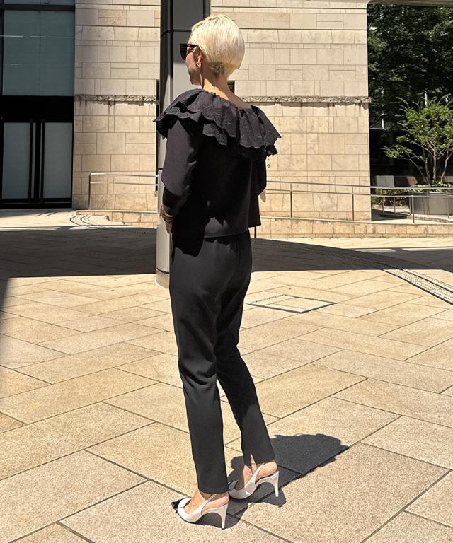 フリルアシンメトリーレースブラウス_iwa25aw-bl11