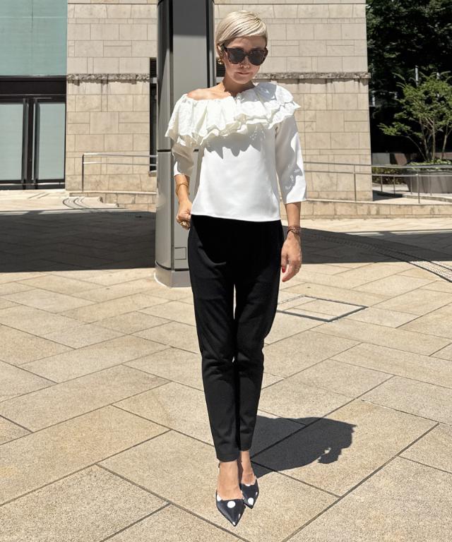 フリルアシンメトリーレースブラウス_iwa25aw-bl11