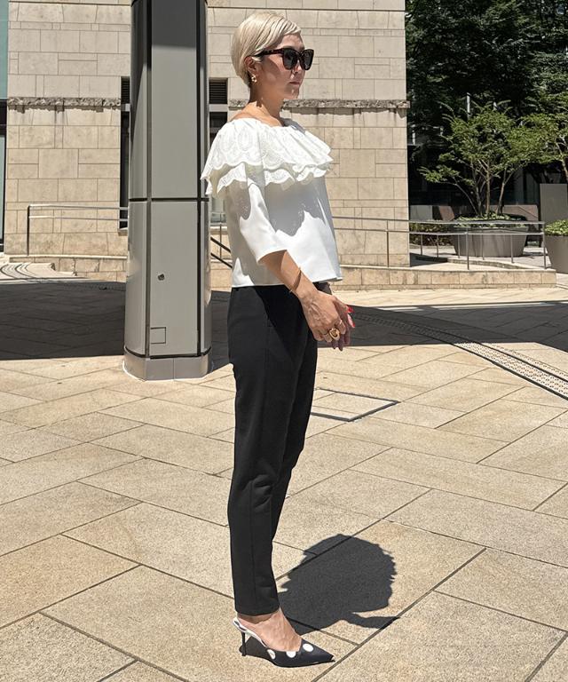 フリルアシンメトリーレースブラウス_iwa25aw-bl11