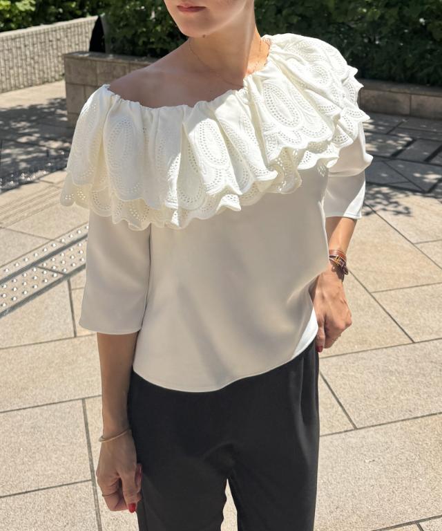 フリルアシンメトリーレースブラウス_iwa25aw-bl11