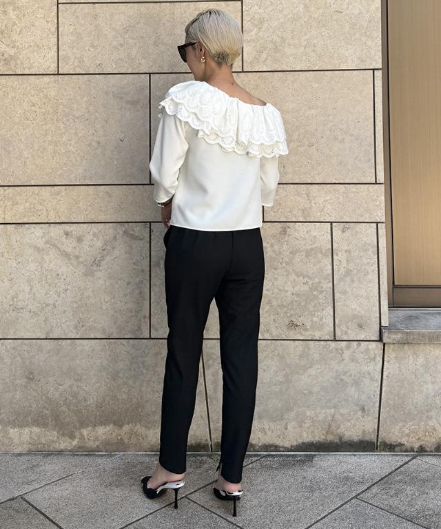 フリルアシンメトリーレースブラウス_iwa25aw-bl11