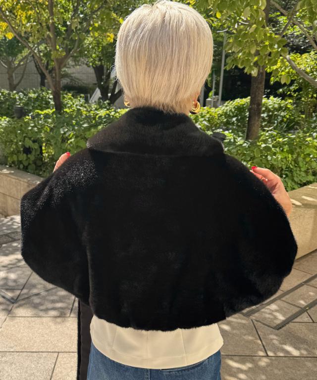 新品タグ付き シェリミー フードファーリボンポンチョ ブラック cherimi シェリミー フードファーリボンポンチョ