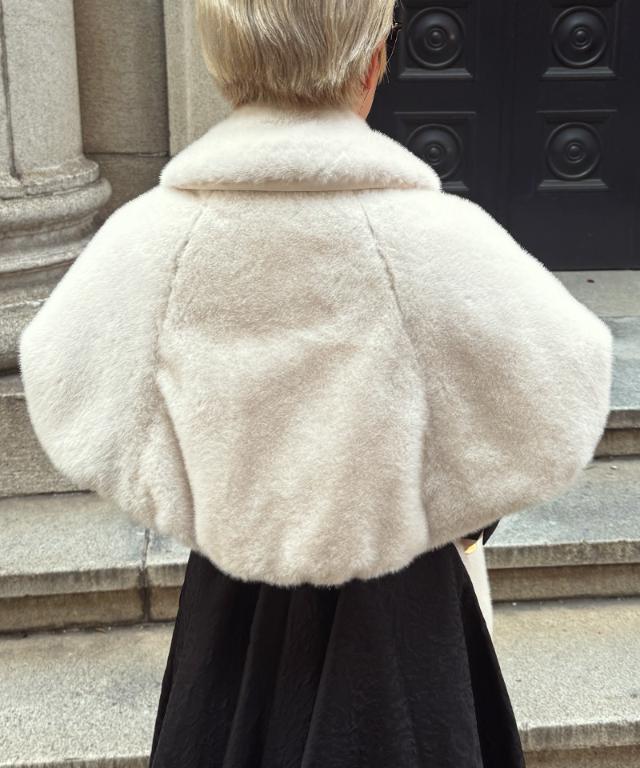 リッチボリュームファーポンチョ｜JENNE(ジェンヌ)公式通販：パリ