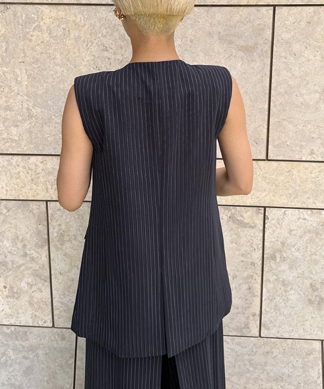 ピンストライプモダンジレ_iwa25aw-jk07