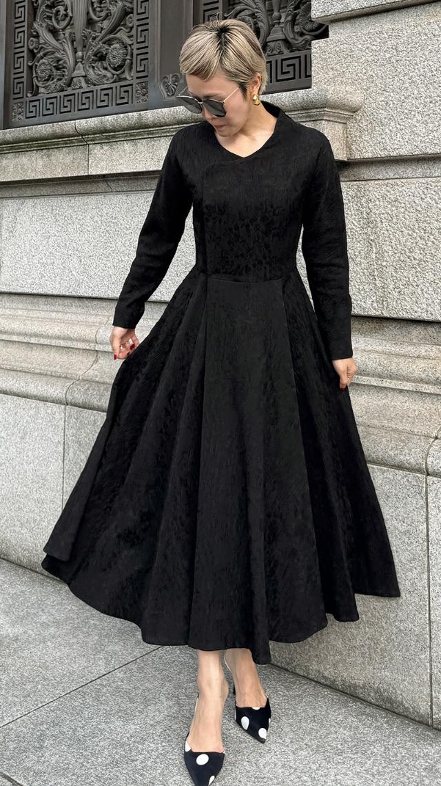 美シルエット立体ワンピース