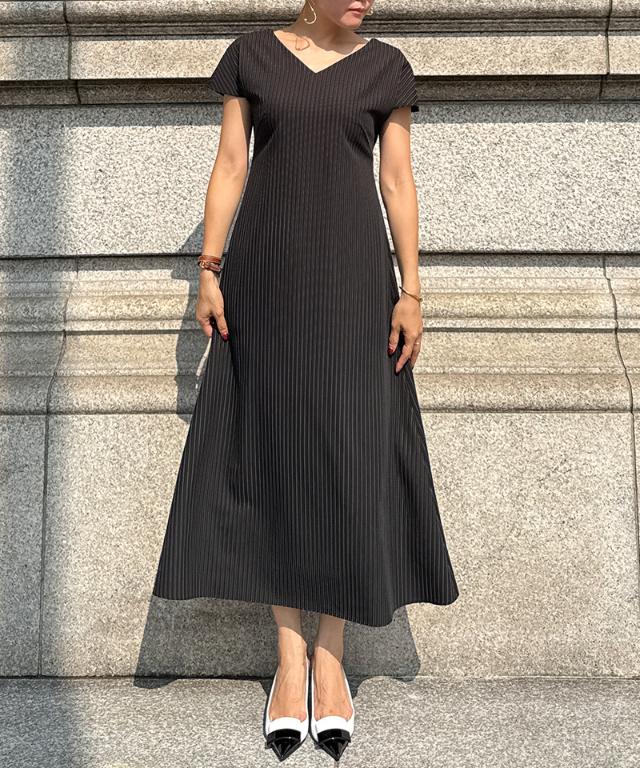 ピンストライプ美シルエットワンピース｜JENNE(ジェンヌ)公式