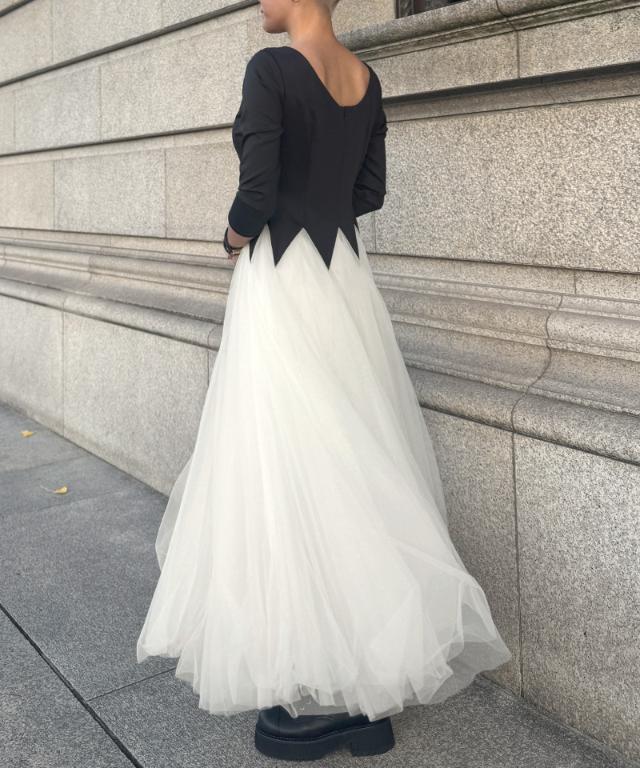 # JENNE 切り替えカットソーワンピース　Mサイズ JENNE 切り替えカットソーワンピース Mサイズ レース切り替え