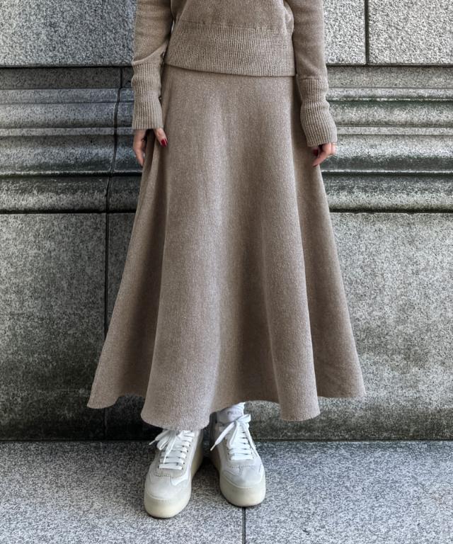 もちふわとろけるニットスカート｜JENNE(ジェンヌ)公式通販：パリ