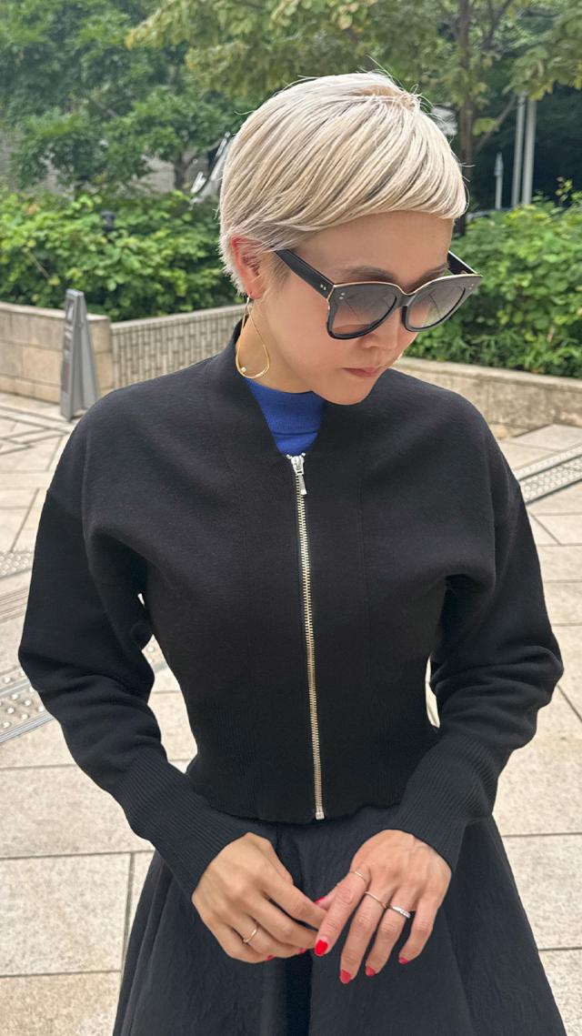 ジップ付きニットプルオーバー