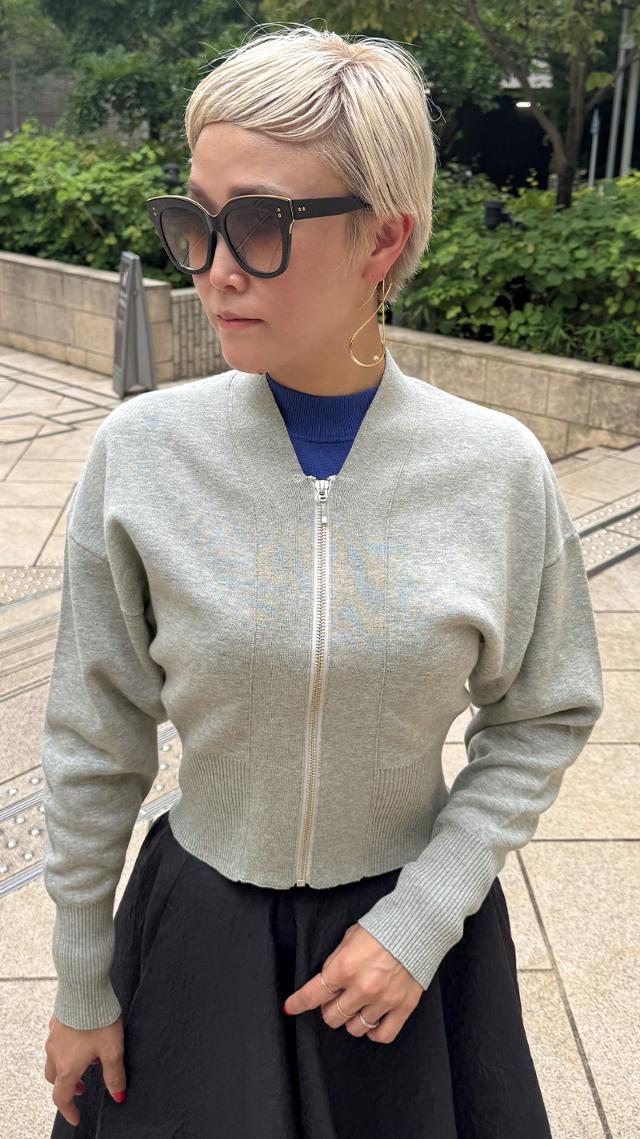 ジップ付きニットプルオーバー