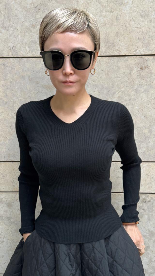 ウールシルクVネックニット