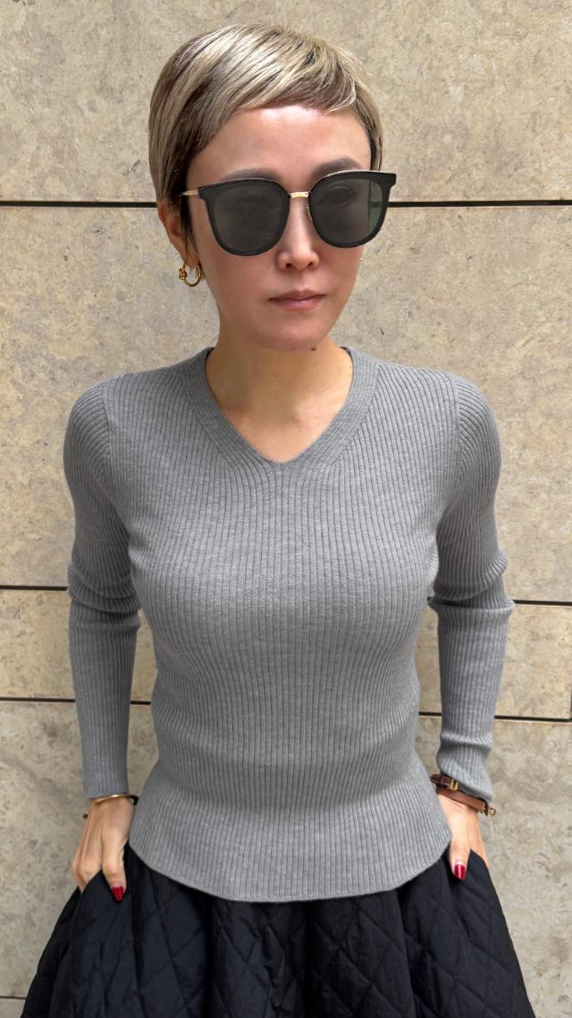 ウールシルクVネックニット